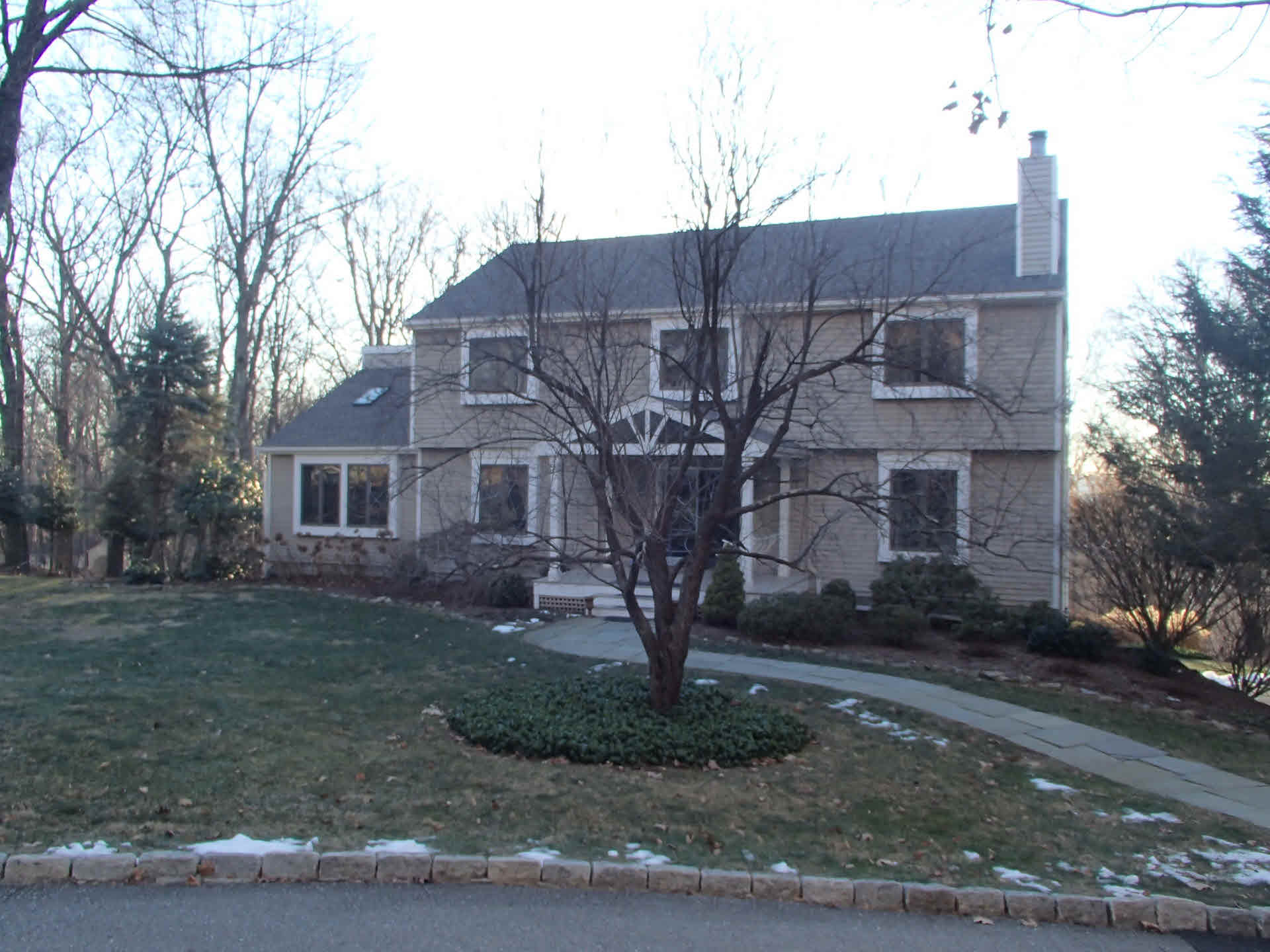 Building photograph for 41 DEER POND WOODS RD